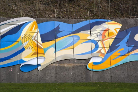 Emaillerie : oeuvre murale au long de la R.N. 5, détail : lunettes. © Région Bourgogne-Franche-Comté, Inventaire du patrimoine Emaillerie : oeuvre murale au long de la R.N. 5, détail : lunettes. © Région Bourgogne-Franche-Comté, Inventaire du patrimoine