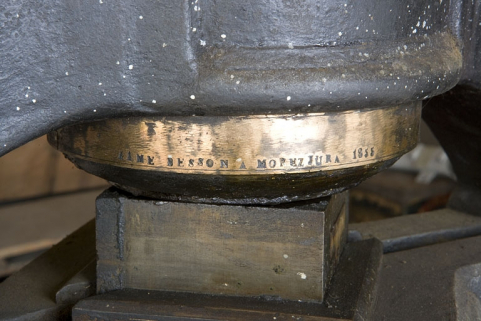 Inscription concernant le constructeur (Besson) et date (1855). © Région Bourgogne-Franche-Comté, Inventaire du patrimoine