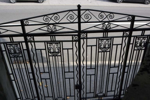 Détail de la grille de l'escalier indépendant. © Région Bourgogne-Franche-Comté, Inventaire du patrimoine