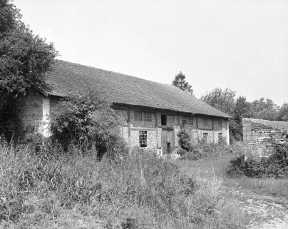 La halle à charbon en 1981. © Région Bourgogne-Franche-Comté, Inventaire du patrimoine La halle à charbon en 1981. © Région Bourgogne-Franche-Comté, Inventaire du patrimoine