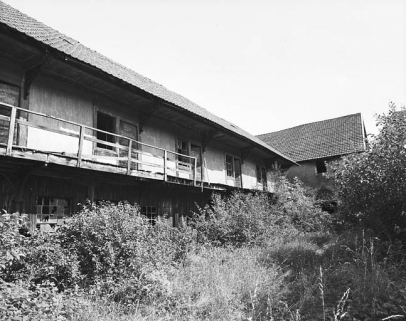 Ateliers en rez-de-chaussée et logements ouvriers à l'étage. © Région Bourgogne-Franche-Comté, Inventaire du patrimoine Ateliers en rez-de-chaussée et logements ouvriers à l'étage. © Région Bourgogne-Franche-Comté, Inventaire du patrimoine