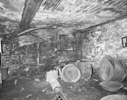 Atelier de forge en 1981. © Région Bourgogne-Franche-Comté, Inventaire du patrimoine Atelier de forge en 1981. © Région Bourgogne-Franche-Comté, Inventaire du patrimoine