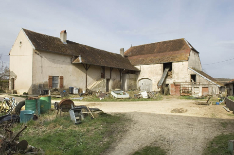 Vue de la ferme depuis l'est. © Région Bourgogne-Franche-Comté, Inventaire du patrimoine