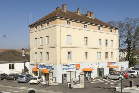 Bâtiment des logements et bureaux. © Région Bourgogne-Franche-Comté, Inventaire du patrimoine Bâtiment des logements et bureaux. © Région Bourgogne-Franche-Comté, Inventaire du patrimoine