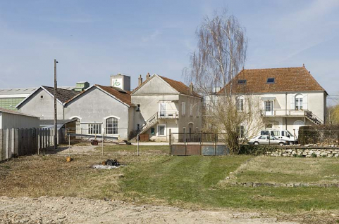 Vue rapprochée depuis le sud. © Région Bourgogne-Franche-Comté, Inventaire du patrimoine Vue rapprochée depuis le sud. © Région Bourgogne-Franche-Comté, Inventaire du patrimoine