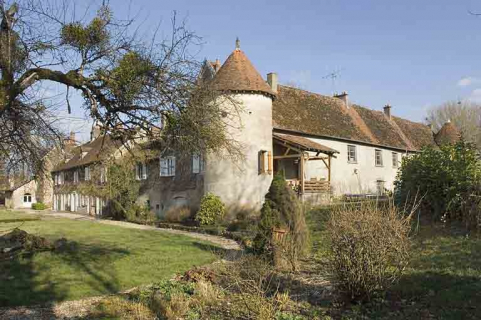 Demeure patronale vue de trois quarts arrière. © Région Bourgogne-Franche-Comté, Inventaire du patrimoine