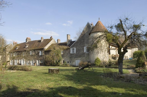 Demeure patronale vue depuis l'ouest. © Région Bourgogne-Franche-Comté, Inventaire du patrimoine