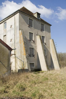 Contreforts sur le mur-pignon est. © Région Bourgogne-Franche-Comté, Inventaire du patrimoine