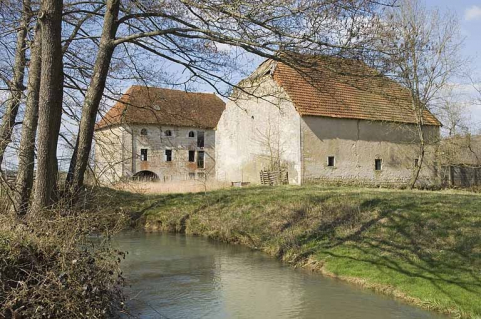 Vue d'ensemble depuis le sud-est. © Région Bourgogne-Franche-Comté, Inventaire du patrimoine