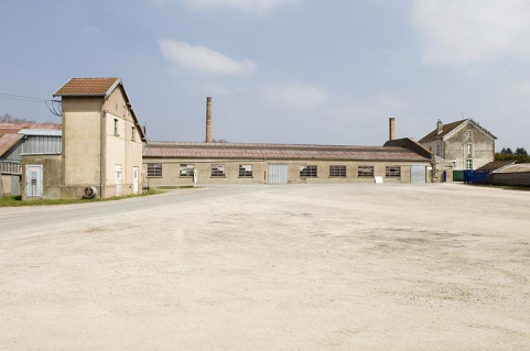 Transformateur, atelier de fabrication et logement patronal depuis l'ouest. © Région Bourgogne-Franche-Comté, Inventaire du patrimoine
