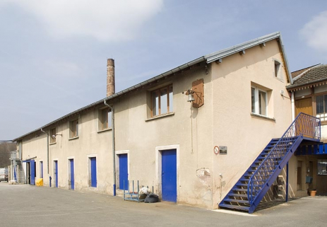 Atelier de fabrication originel de l'usine de meubles. Vue de trois quarts. © Région Bourgogne-Franche-Comté, Inventaire du patrimoine