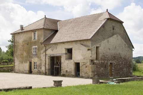 Le moulin vu de trois quarts. © Région Bourgogne-Franche-Comté, Inventaire du patrimoine