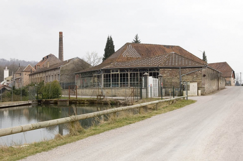 Anciens atelier de taillerie et séchoir à bois depuis le nord-ouest. © Région Bourgogne-Franche-Comté, Inventaire du patrimoine