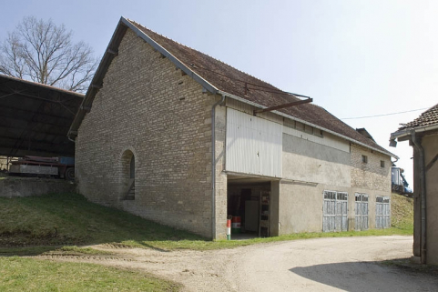 Bâtiment des écuries, granges et remises. © Région Bourgogne-Franche-Comté, Inventaire du patrimoine