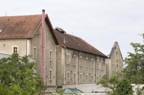 Vue de trois quarts arrière. © Région Bourgogne-Franche-Comté, Inventaire du patrimoine