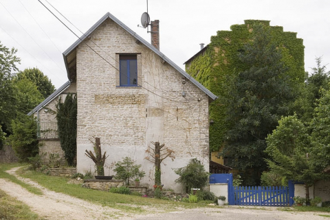 Vue d'ensemble depuis le nord-est. © Région Bourgogne-Franche-Comté, Inventaire du patrimoine