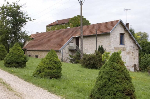 Vue d'ensemble depuis l'est. © Région Bourgogne-Franche-Comté, Inventaire du patrimoine