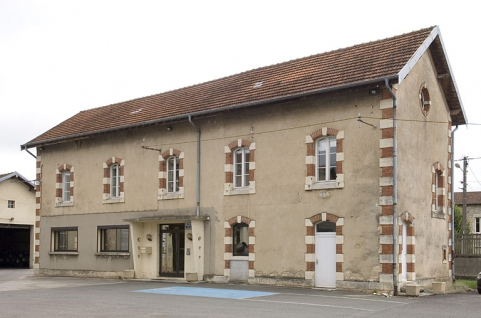 Bureaux (ancien bâtiment des voyageurs ?). © Région Bourgogne-Franche-Comté, Inventaire du patrimoine Bureaux (ancien bâtiment des voyageurs ?). © Région Bourgogne-Franche-Comté, Inventaire du patrimoine