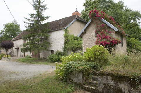 Dépendances et parties agricoles. © Région Bourgogne-Franche-Comté, Inventaire du patrimoine Dépendances et parties agricoles. © Région Bourgogne-Franche-Comté, Inventaire du patrimoine