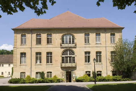 Logis abbatial. Façade sud. © Région Bourgogne-Franche-Comté, Inventaire du patrimoine