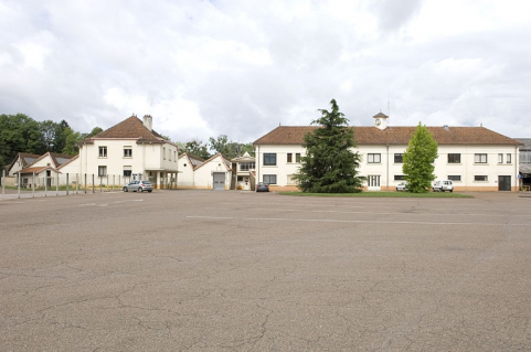 Vue d'ensemble depuis l'entrée. © Région Bourgogne-Franche-Comté, Inventaire du patrimoine Vue d'ensemble depuis l'entrée. © Région Bourgogne-Franche-Comté, Inventaire du patrimoine