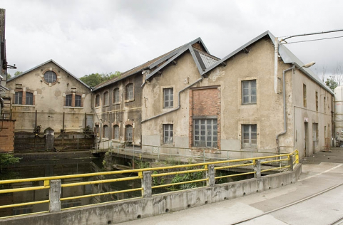 Bief d'amenée, bâtiment d'eau et atelier. © Région Bourgogne-Franche-Comté, Inventaire du patrimoine Bief d'amenée, bâtiment d'eau et atelier. © Région Bourgogne-Franche-Comté, Inventaire du patrimoine