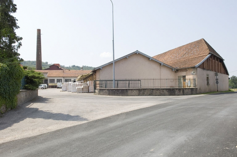 Magasins industriels à l'entrée du site. © Région Bourgogne-Franche-Comté, Inventaire du patrimoine