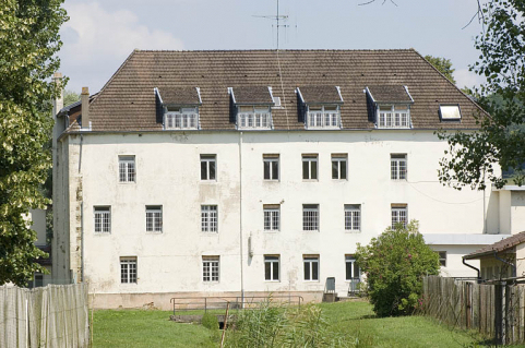 Façade postérieure depuis l'aval du bief. © Région Bourgogne-Franche-Comté, Inventaire du patrimoine