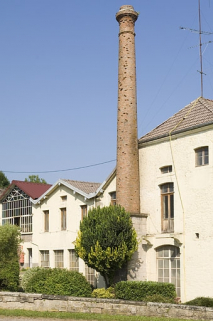 Façade est des ateliers et cheminée. © Région Bourgogne-Franche-Comté, Inventaire du patrimoine