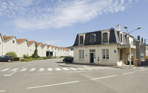 Atelier de fabrication et conciergerie (actuellement infirmerie). © Région Bourgogne-Franche-Comté, Inventaire du patrimoine Atelier de fabrication et conciergerie (actuellement infirmerie). © Région Bourgogne-Franche-Comté, Inventaire du patrimoine