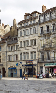 Vue d'ensemble de la façade antérieure du logis principal. © Région Bourgogne-Franche-Comté, Inventaire du Patrimoine