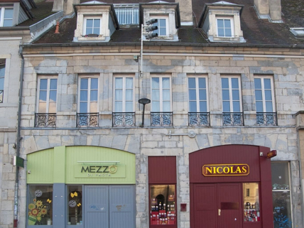 Vue d'ensemble rapprochée de la façade antérieure. © Région Bourgogne-Franche-Comté, Inventaire du Patrimoine