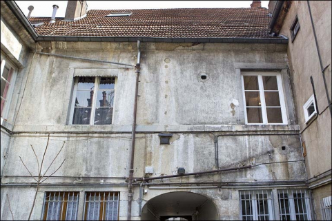 Vue de la façade postérieure du premier logis secondaire, à partir du premier étage. © Région Bourgogne-Franche-Comté, Inventaire du Patrimoine