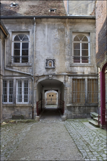 Façade antérieure du premier logis secondaire donnant sur la première cour. © Région Bourgogne-Franche-Comté, Inventaire du Patrimoine
