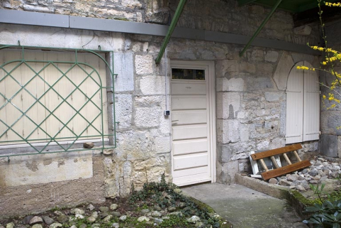 Façade antérieure du logis secondaire : détail du rez-de-chaussée. © Région Bourgogne-Franche-Comté, Inventaire du Patrimoine