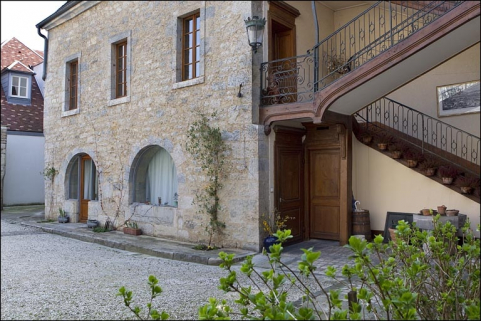 Vue d'ensemble du bâtiment des cuisines, de trois quarts droit. © Région Bourgogne-Franche-Comté, Inventaire du Patrimoine