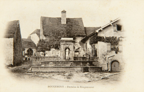 Rougemont (Doubs). Fontaine de Rougemontot. © Région Bourgogne-Franche-Comté, Inventaire du patrimoine
