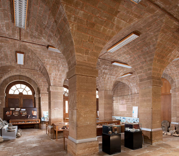 Vue générale en direction des baies donnant sur la rue des Halles. © Région Bourgogne-Franche-Comté, Inventaire du patrimoine