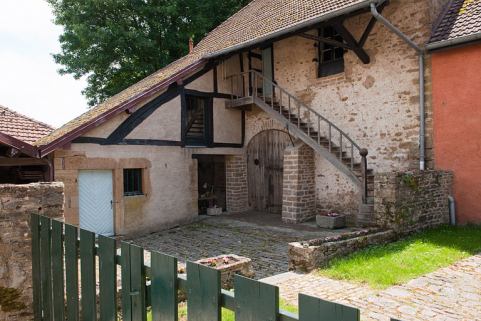 Vue d'ensemble des communs. © Région Bourgogne-Franche-Comté, Inventaire du patrimoine