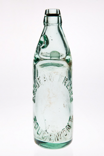 Bouteille à bille au nom de Grojean Frères Rougemont. © Région Bourgogne-Franche-Comté, Inventaire du patrimoine