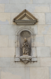 Détail de la niche sur la façade sur rue du logis principal. © Région Bourgogne-Franche-Comté, Inventaire du Patrimoine