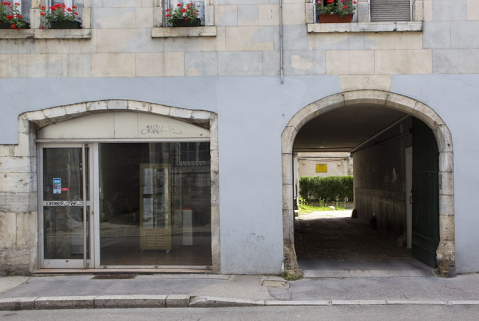 Détail du portail d'entrée et du passage cocher. © Région Bourgogne-Franche-Comté, Inventaire du Patrimoine