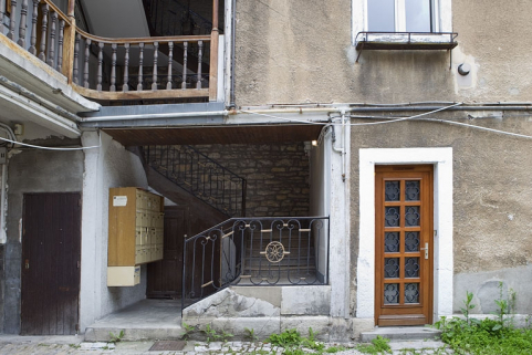Détail du départ de l'escalier principal. © Région Bourgogne-Franche-Comté, Inventaire du Patrimoine