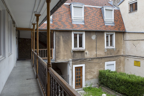 Détail de galerie sur cour du logis principal. © Région Bourgogne-Franche-Comté, Inventaire du Patrimoine