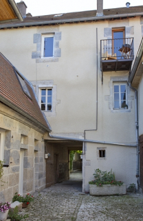 Vue d'ensemble de la façade postérieure du logis secondaire. © Région Bourgogne-Franche-Comté, Inventaire du Patrimoine