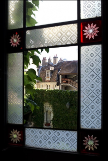 Détail de la borne fontaine depuis la cage de l'escalier. © Région Bourgogne-Franche-Comté, Inventaire du Patrimoine