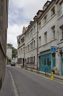 Vue d'ensemble éloignée du logis principal depuis la rue. © Région Bourgogne-Franche-Comté, Inventaire du Patrimoine