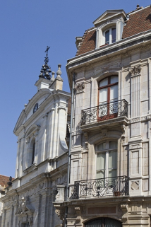 Détail de de deux balcons à gauche de la façade antérieure. © Région Bourgogne-Franche-Comté, Inventaire du Patrimoine