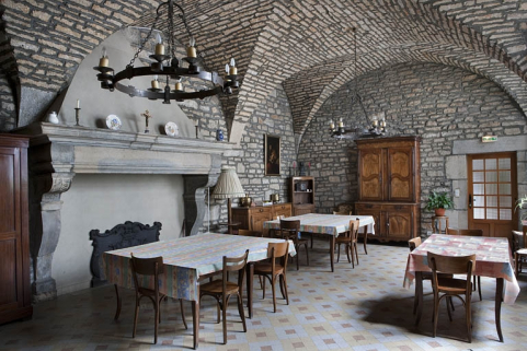 Intérieur, vue d'ensemble de la cuisine depuis l'entrée. © Région Bourgogne-Franche-Comté, Inventaire du Patrimoine