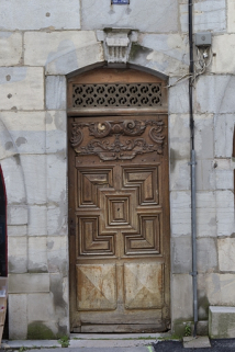 Logis principal : détail de la porte d'entrée. © Région Bourgogne-Franche-Comté, Inventaire du Patrimoine